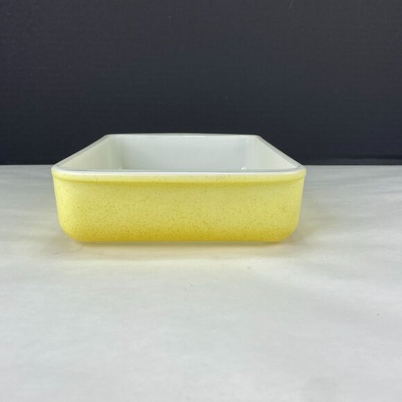 Vintage Pyrex 231 1 1/2 Quart Desert Dawn Yellow Baking Dish - Picture 4 of 11